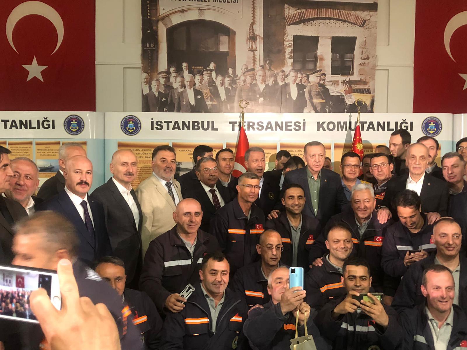 Cumhurbaşkanı Erdoğan 1 Mayıs İşçi Bayramında İşçilerle İftar Yaptı