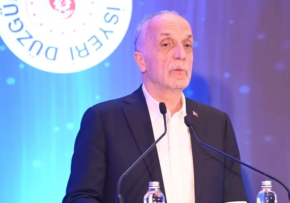 TÜRK-İŞ Genel Başkanımız Ergün ATALAY, ÇSGB Tarafından Sendikalı İşletmelere Verilen 'Beyaz Bayrak Ödülleri' İçin Düzenlenen Törene Katıldı