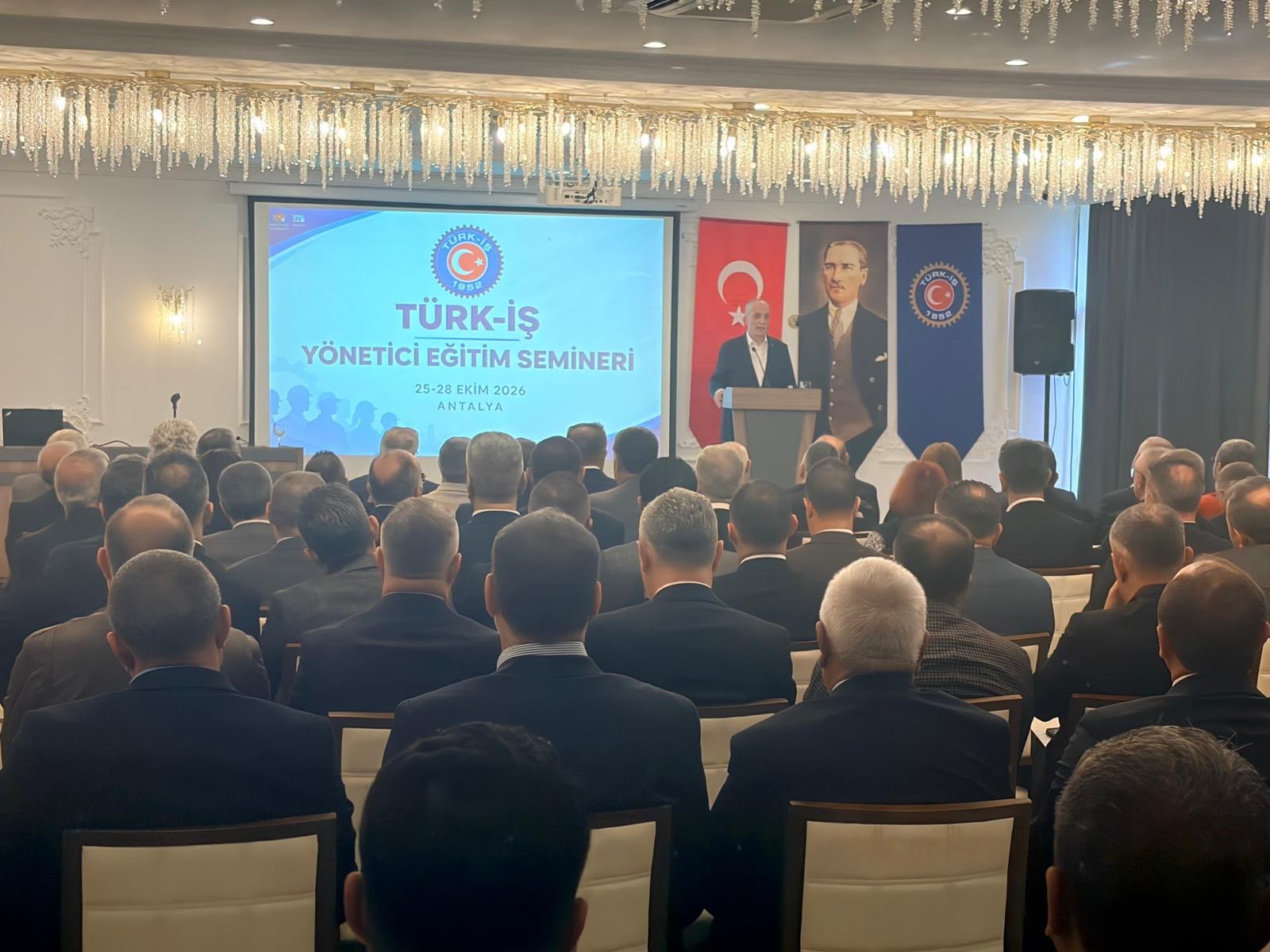 TÜRK-İŞ YÖNETİCİ EĞİTİM SEMİNERİ GERÇEKLEŞTİRİLDİ